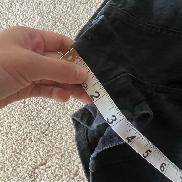 Reformation Eva shorts in black - Picture 7 of 9